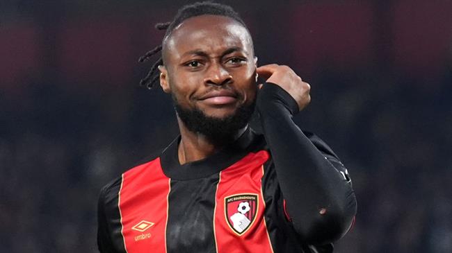 Antoine Semenyo dang choi rat tot trong mau ao Bournemouth.