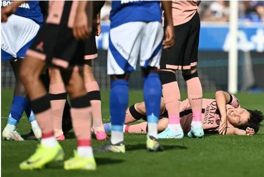 Lee Kang-in la cau thu moi nhat cua PSG dinh chan thuong.