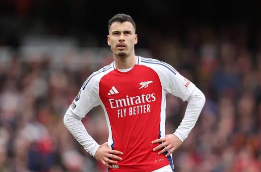 Barca muon gay soc voi Gabriel Martinelli