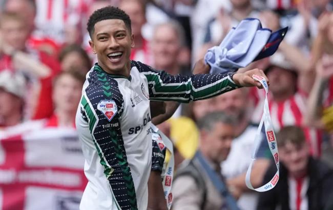 Dortmund len ke hoach chieu mo Jobe Bellingham o He 2025.