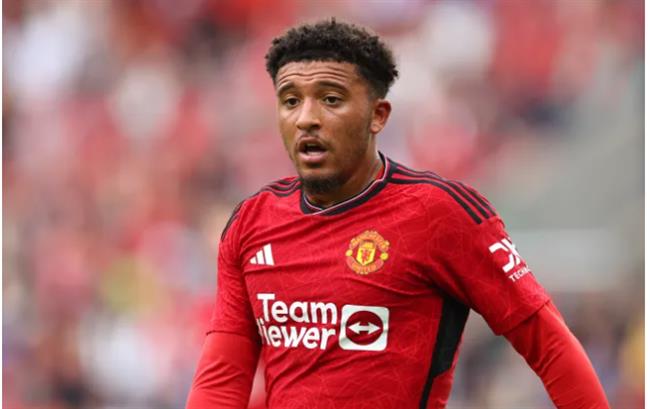 Fabrizio Romano tiet lo tuong lai Jadon Sancho.