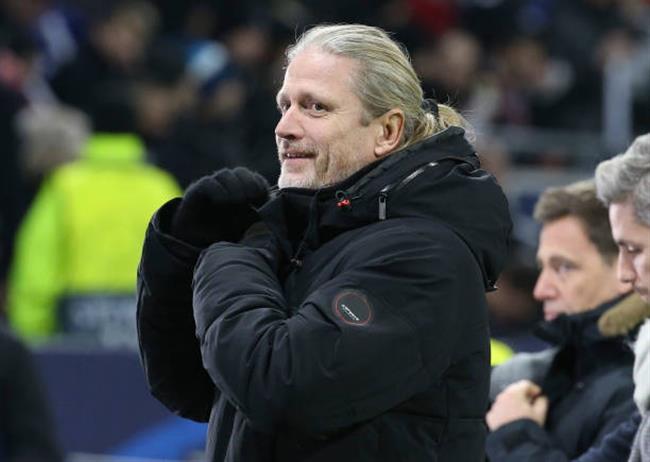 Emmanuel Petit du doan cuoc dua vo dich Ngoai hang Anh mua nay.