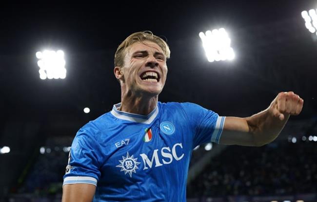 Rasmus Hojlund khoi dau an tuong cung Napoli.