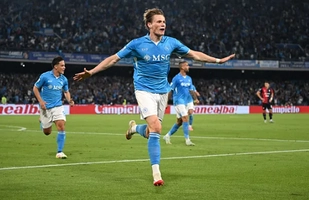 Al-Hilal tiếp cận Scott McTominay, Napoli phản ứng thế nào?
