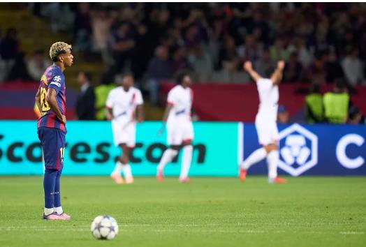 Barca thua nguoc 1-2 tren san nha truoc PSG.