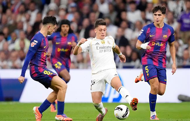 Barcelona thua Real Madrid vì mắc nhiều sai lầm hơn bình thường 1