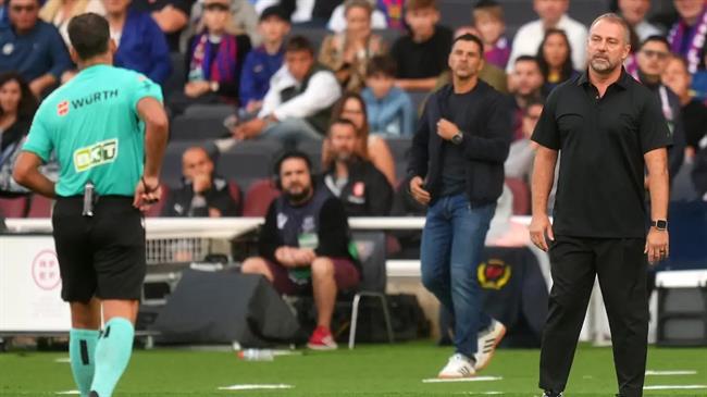Chủ tịch Barca chỉ trích trọng tài sau tấm thẻ đỏ tai hại của Hansi Flick 1