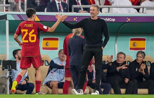 Luis Enrique tung lam viec voi Pedri o dT Tay Ban Nha