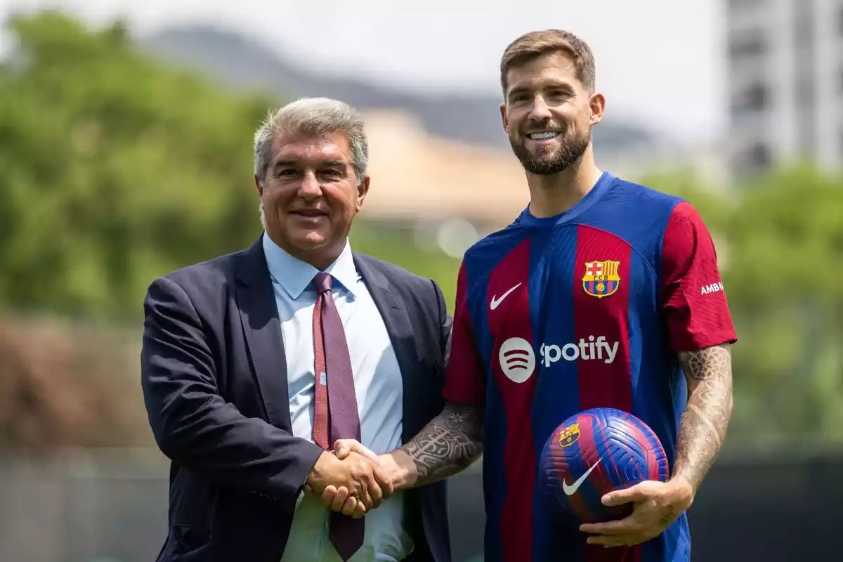 Inigo Martinez Nỗi tiếc nuối của Barcelona 2
