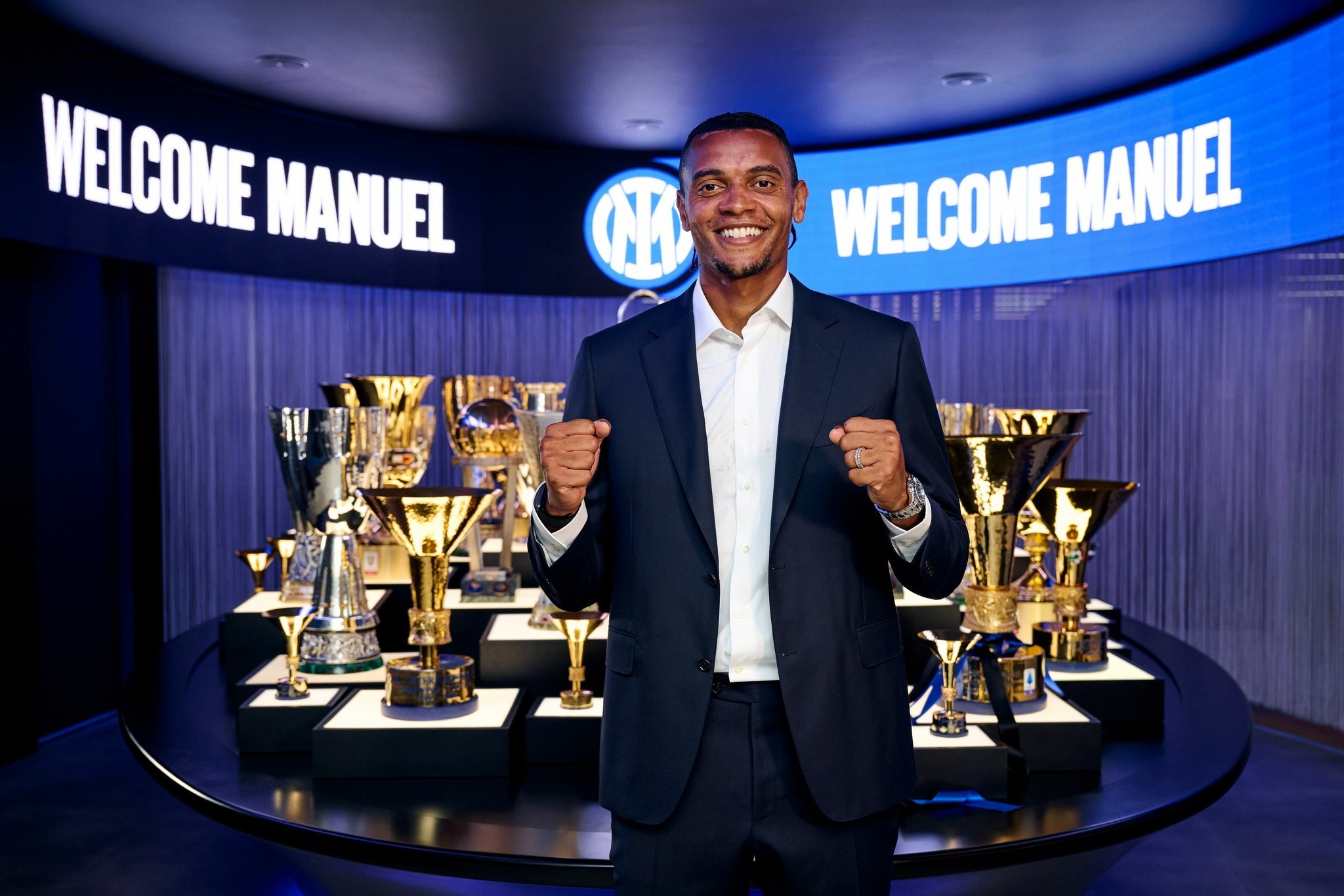 Inter muon thanh cong Manuel Akanji tu Man City