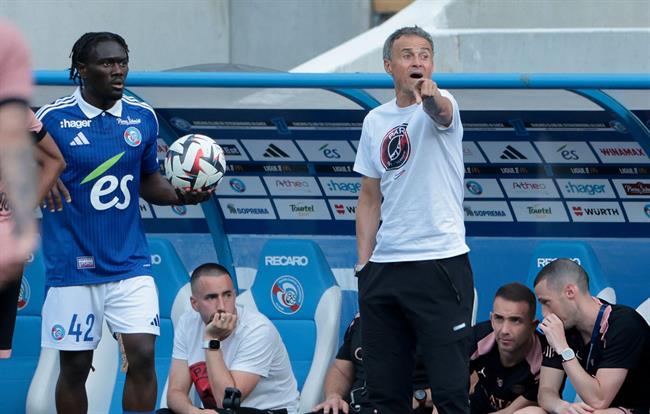 Luis Enrique bảo vệ cầu thủ trẻ PSG sau trận thua Strasbourg 1