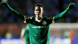 Estevao Willian từ chối đề nghị cập bến Chelsea sớm