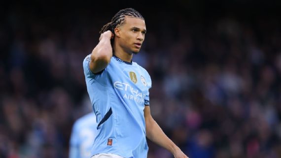 Nathan Ake lên giây cót tinh thần cho Man City trước trận gặp Brentford 1