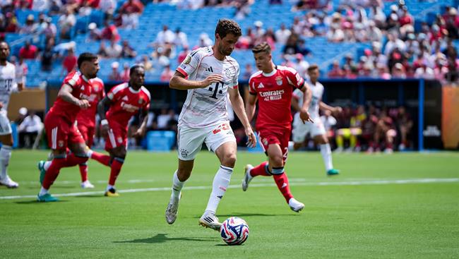 Vincent Kompany chỉ ra lí do Bayern Munich thua Benfica 1